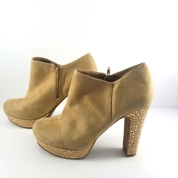Gianni Bini Tan Suede Embellished Chunk Heels Size 10.  S638 - Picture 3 of 9